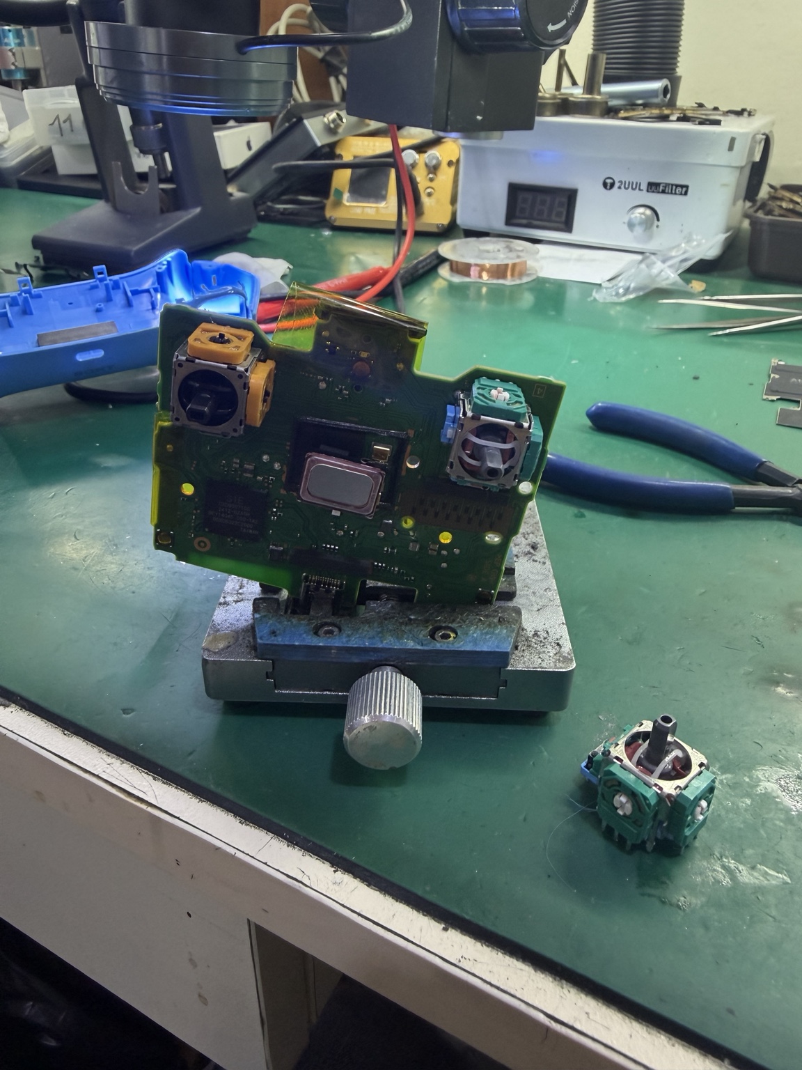Professional electronics repair workbench
